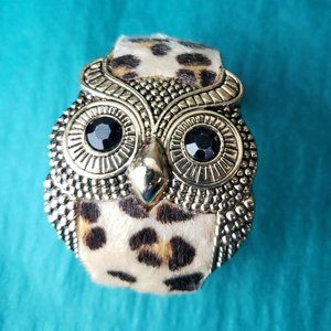 2/20$ Leopard faux fur owl bracelet gold tone